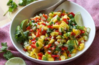 Mango Salsa Recipe (Fast And Straightforward)