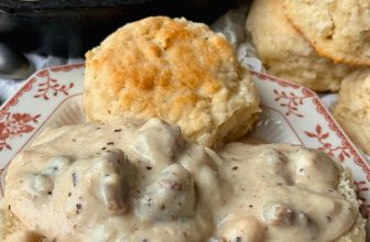 SAUSAGE GRAVY – The Southern Woman Cooks