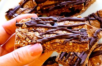 Selfmade peanut butter protein bars