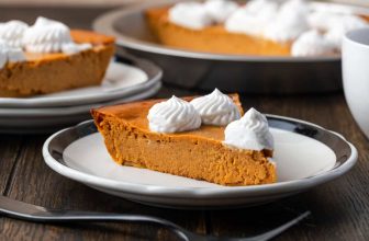 Crustless Pumpkin Pie | Cookies and Cups